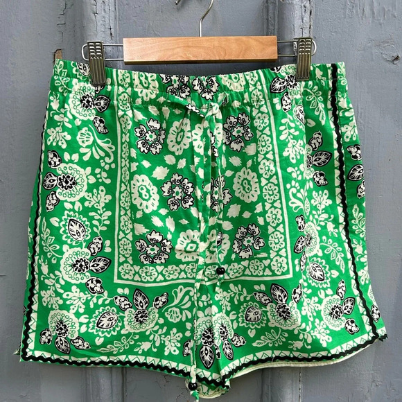 Zara Cotton  Handkerchief Shorts, size Small - Picture 2 of 9